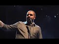 primeiro episodio da hhtv www.hamiltondeholanda.com toda semana estaremos colocando um novo episodio para que vc possa acompanhar o artista hamilton de holanda pelo mundo

nesta ele apresenta em upssala junto ao seu novo grande amigo roger tallroth a musica que no dia anterior tinha feito inspirado por toda aquela atmosfera do vasen


hamilton de holanda i upssala  folkmusikgalan
hamilton de holanda in upssala  folkmusikgalan
hamilton de holanda em upssala  folkmusikgalan
