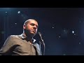 primeiro episodio da hhtv www.hamiltondeholanda.com toda semana estaremos colocando um novo episodio para que vc possa acompanhar o artista hamilton de holanda pelo mundo

nesta ele apresenta em upssala junto ao seu novo grande amigo roger tallroth a musica que no dia anterior tinha feito inspirado por toda aquela atmosfera do vasen


hamilton de holanda i upssala  folkmusikgalan
hamilton de holanda in upssala  folkmusikgalan
hamilton de holanda em upssala  folkmusikgalan