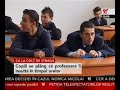 Profesoara de cultură civică de la Colegiul Tehnic Traian din Bucureşti este acuzată de elevi că îi jigneşte la ore şi că are un limbaj vulgar. Conducerea şcolii susţine însă că este vorba doar de un dascăl exigent şi că acuzaţiile elevilor nu sunt adevărate. Inspectoratul Şcolar al Municipiului Bucureşti a început o anchetă în acest caz.