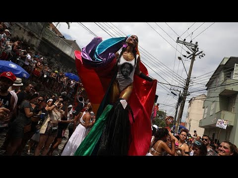 Brasilien: Karneval - Startschuss fr nrrisches Trei ...