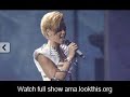 Rihanna Breaks Ama 2009