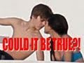 JUSTIN BIEBER & SELENA GOMEZ KISSING?!?