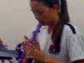 videos de Livia tocando flauta na sala