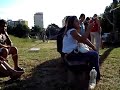 concert de mango gadzi dans un quartier de pecs (hongrie)