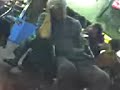 Viejo rascandose