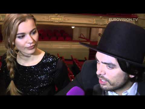 The Common Linnets meet Emmelie de Forest...