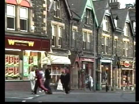 windermere - Visiting the town of Windermere, center of the Lake District, we explore the village, enjoy some boat rides and take a stroll along the shores of Lake Winder...