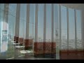 La Corte Suprema de Israel está ubicada en una parcela de tierra frente a la Knesset y al lado el Banco Central de los Rothschilds de Israel.La edificación está asentada en conformidad con Líneas Ley que conectan la edificación con la Knesset, el edificio del centro de Jerusalén y el Museo del Estado de Rockefeller.Los Rockefeller fueron de los primeros que le hicieron de soporte financiero al estado sionista de Israel debido a las petrolíferas y financieras alianzas con el Rothschilds y sus objetivos políticos mutuos.En la entrada de Israel el edificio de la Corte Suprema hay una imagen grande de los 