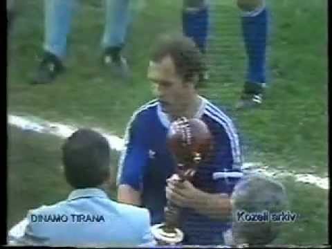 Dinamo Kampione 1989-90. Ceremonia e titullit të 15-të (rekord).