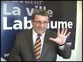 r�gis labeaume demande au comit� ex�cutif et au conseil municipal de la ville de qu�bec de reporter l'adoption du plan triennal d'immobilisation (pti). il souligne l'importance de laisser au prochain maire de qu�bec toutes les marges de man?uvres possibles.

pour m. labeaume l'adoption pr�cipit�e du pti viendra menotter le prochain maire de la ville de qu�bec qui devra travailler avec des orientations et des d�cisions qu'il n'aurait m�me pas ent�rin�es. �quand le toit de la maison coule ce n'est peut-�tre pas le temps de prioriser les tulipes�  a d�clar� m. labeaume pour imager son questionnement quant au programme d'investissements pr�vus pour les trois prochaines ann�es.


visitez www.labeaume.org