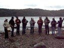 Celticue tocando en el Lago Ness