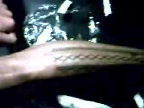 Pilipino reviving tradional tattoo. Sep 21, 2006 8:08 AM. masayang tatuan para maiba ang inesiyon ko sa sakit ng karayun hehehehe may tanong lang ako saking 