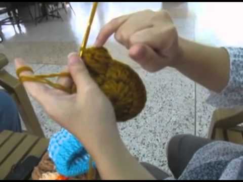ถักหมวก - โครงการหมวกกันหนาวเพื่อน้อง -- https://www.facebook.com/winterhat4child --...