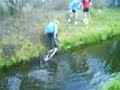 van een heuvel af en van je fiets af springen2(vet lollig)