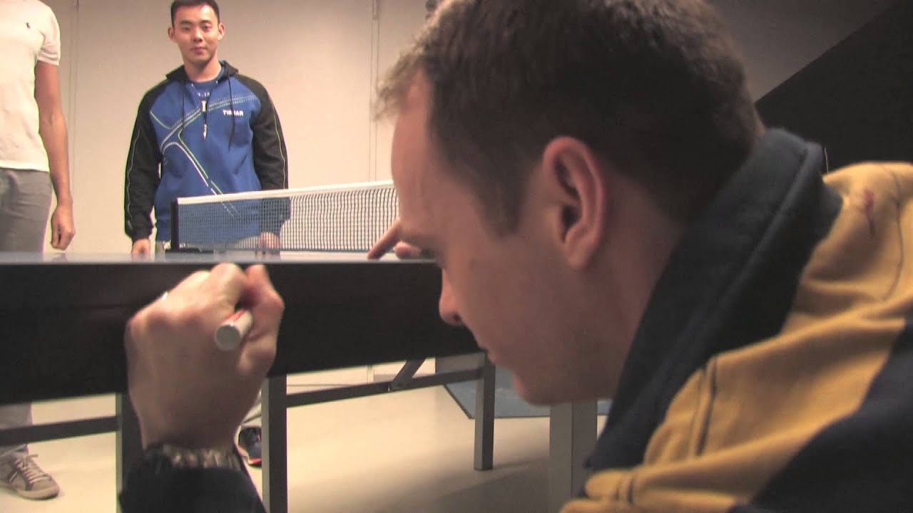 Vladimir Samsonov, Paul Drinkhall et Chen Chien-An signent la table TIBHAR Smash 28