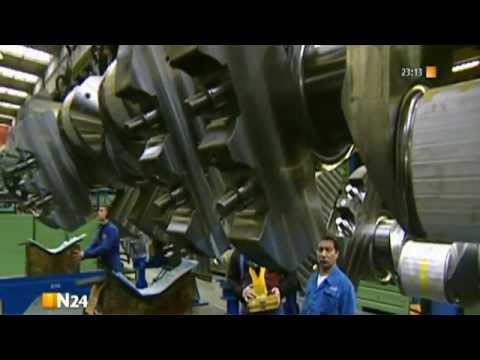 giessen - Das Gießen eines Schiffsdieselmotorblockes bei MAN Diesel & Turbo, Augsburg. mandiesel [dot] de.