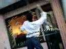 tocando la guitatta en seatlle