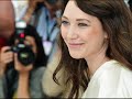 just look closely how alike they are: 1. isabelle huppert & lolita chammah 2. demi moore & rumer willis 3. kristin scott thomas & hannah olivennes 4. nathalie baye & laura smet 5. susan sarandon & eva amurri 6. meryl streep & mamie gummer 7. glenn close & annie starke music: 
