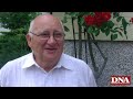 la guerre que se livre la soci�t� miss france et genevi�ve de fontenay depuis quelques mois a ses r�percussions en province. en alsace, o� le comit� miss alsace a d�cid� de rester fid�le � la dame au chapeau (voir notre vid�o avec le d�l�gu� fran�ois schlosser), deux �lections seront organis�es cette ann�e. a priori, les deux concours auront lieu le 10 octobre dans la r�gion mulhousienne.