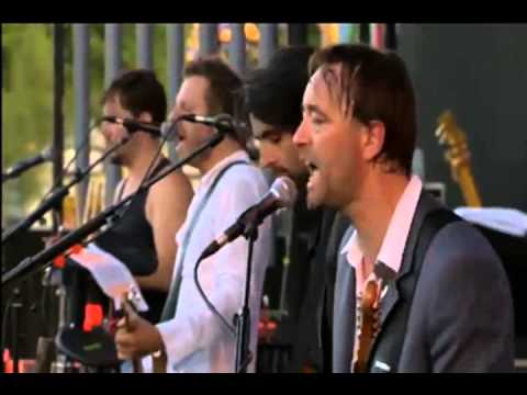 DEUS - 29 juin 2012 Setlist : Sirens Oh Your God The Architect Constant Now Instant Street Fell Off The Floor, Man Quatre Mains Dark Sets In Hidden Wounds Ghost Kee...