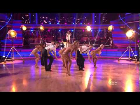 locomotion - The locomotion performed live at Dancing with the stars by Kylie Minogue on November 13, 2012. Kylie México (KMX) http://www.facebook.com/KylieMinogueMX http...