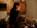 videos de Hila ate a potent chillie for a £20 dare