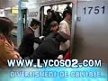 Inghesuiala la metrou romania pantaloni scurti pe langa astia