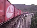 trens�o em cima dum viaduto