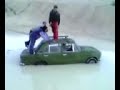 Coche atascado ¡¡En un charco!! Coche atascado ¡¡En un charco!!
