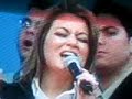 Suelen de Jesus e seu esposo Pr. Izaias ministrando o louvor