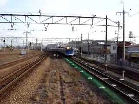 2008.01.13　特急スーパーはくと、岸辺駅を通過。