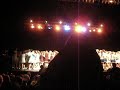 voici � pr�sent une vid�o qui montre tout les �quipes de cheerleaders en attentent pour savoir quel �quipe remporte quel position du concours.
