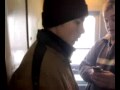 Пацан украл мобилу и попался! мужики его наказали!