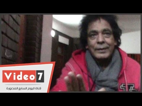 بالفيديو.. انفراد.. الكينج محمد منير يدلى بصوته فى استفتاء الدستور بجاردن سيتى