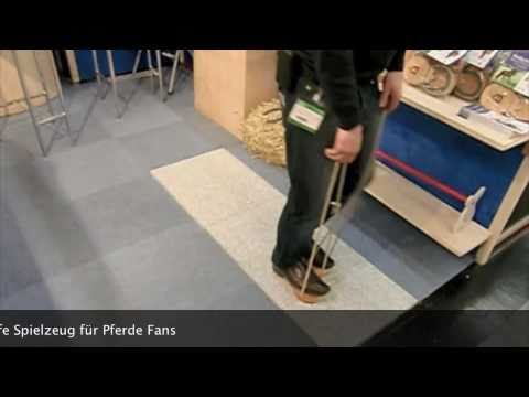 Stelzen-Laufen lernen mit Hufeisen-Stelzen - Spielzeug für Pferde-Fans - www.shaddy-hufe.de