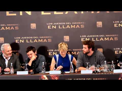 mints - Hunger Times EXCLUSIVE video: Jennifer Lawrence spills pack of mints at the 'Catching Fire' Madrid Press Conference on November 13, 2013.