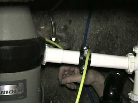 how to turn off water under kitchen sink