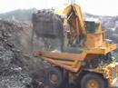 GIANT KOMATSU EXCAVATOR PC4000