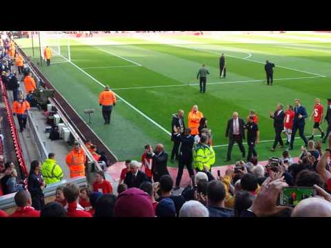 The legends leaving the pitch pre Leicester game 10/09/2016 The legends leaving the pitch pre Leicester game 10/09/2016