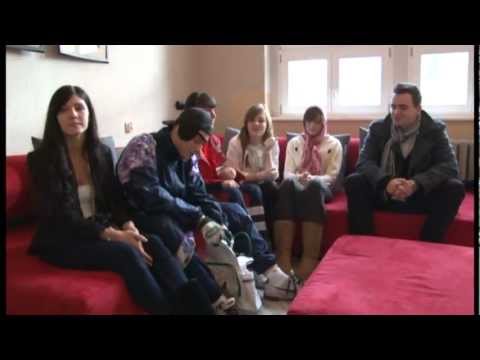 Intro-projekt Studniówka IIILO Inowrocław 2012 /www.video-ino.pl/ Wstępnie przygotowany /do wglądu/,klip na podstawie scenariusza uczniów, rozpoczynający ich film z Balu Studniówkowego / 2012r./