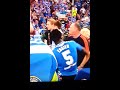Prachtige Chelsea-fysio in de sandwich