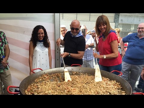 Paella solidarioa Federiko Ezkerra txosnan #AsteNagusia2016