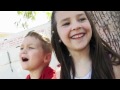 El primer beso que se dan estos dos niños de 5 años