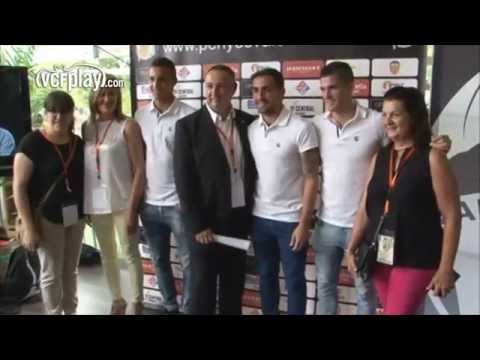 Valencia CF: Alcácer, De Paul y Rodrigo visitan la XX Convención de Penyes Valencianistas Valencia CF: Alcácer, De Paul y Rodrigo visitan la XX Convención de Penyes Valencianistas