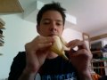 Wie man eine Banane �ffnet - Teil 2