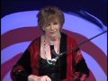 Edna O Brien lê poema para Barack Obama