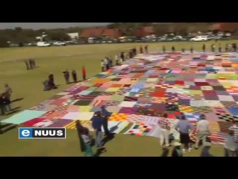 Kombers-rekordpoging / Blanket record attempt Kombers-rekordpoging / Blanket record attempt