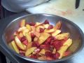 How to Make Peach and Strawberry Salad