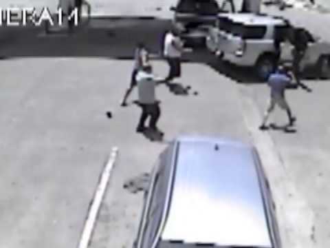 MMA-trained clerk fights off robbers