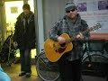 Frank Black as street musician @ Hamburg